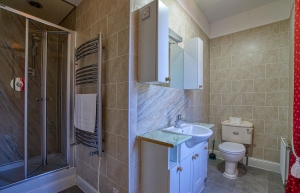 9 Woodlands Twin Ensuite